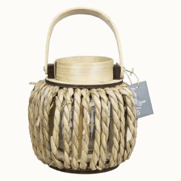 Dekorativní dřevěná lucerna LUCELIA se skleněnou svíčkou, ucho, pletená, béžová, 18 cm, Ø 18 cm Dekorativní dřevěná lucerna LUCELIA se skleněnou svíčkou, ucho, pletená, béžová, 18 cm, Ø 18 cm