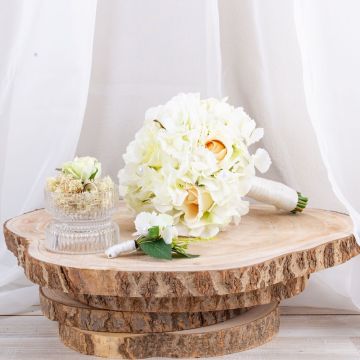 Vytvoření svatební kytice se sponou pro ženicha - přání zákaznice Ursuly