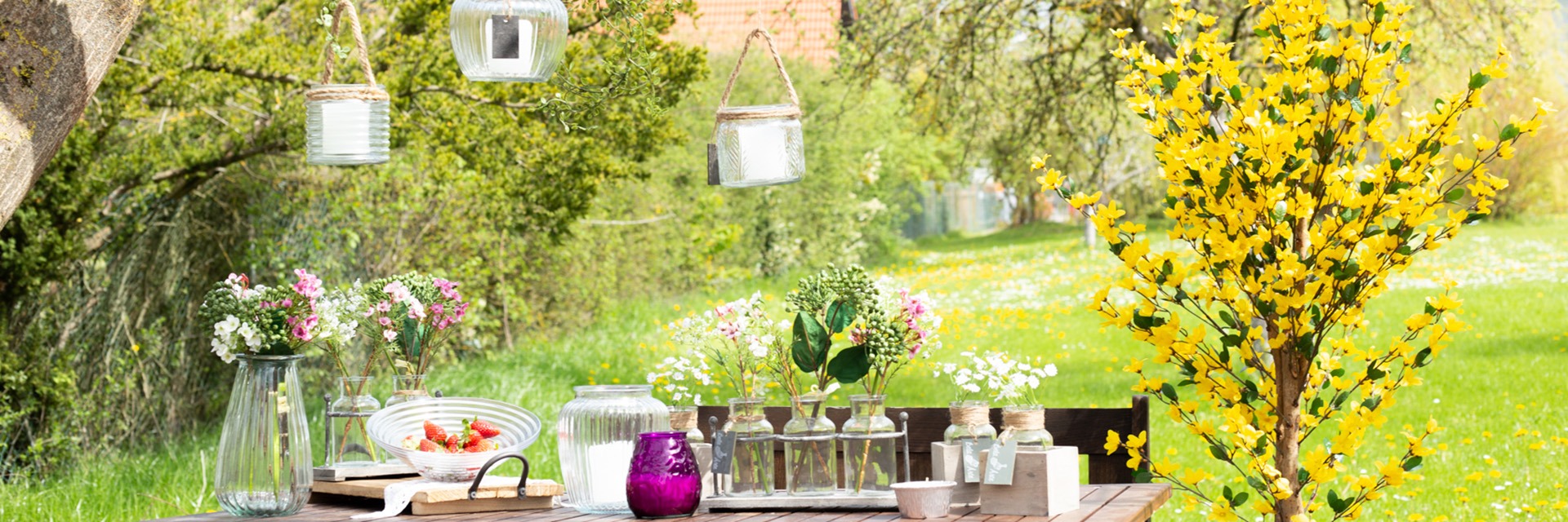 Nápady na DIY dekorace s umělými stromky