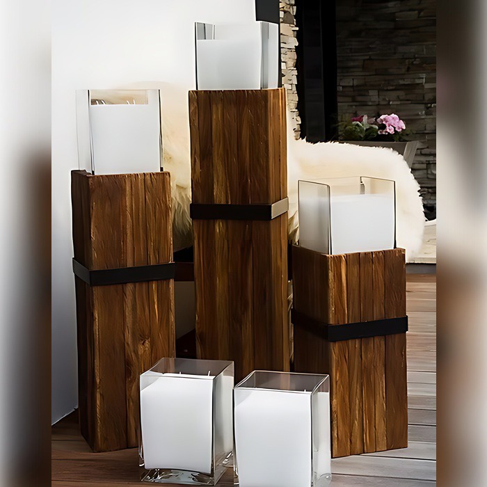 Dřevěn&yacute; sloupek se sv&iacute;čkou