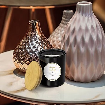 Sv&iacute;čky ve sklenici