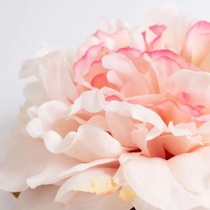 Květn&iacute; hlavy s květy