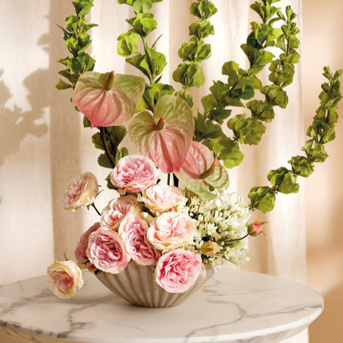 Aranžm&aacute; růž&iacute;