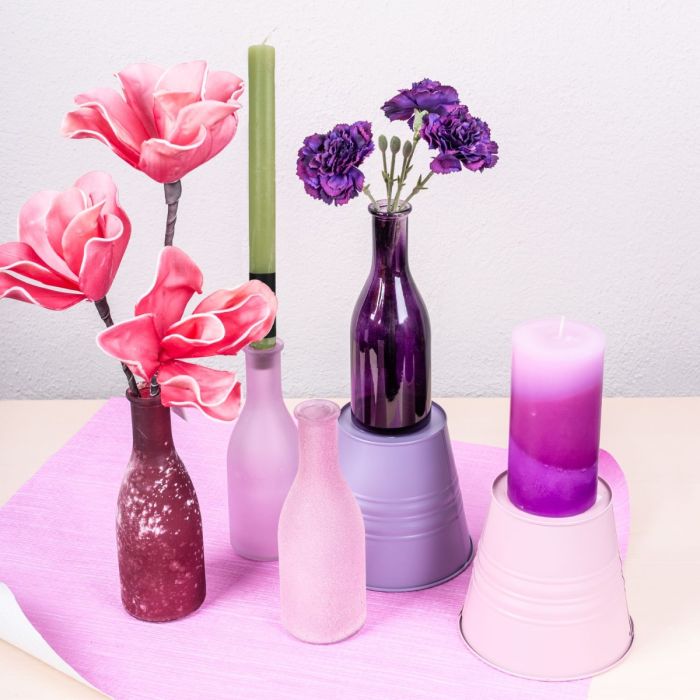 Růžov&aacute; v&aacute;&scaron;eň